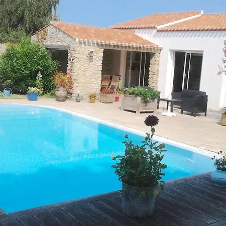 Maison De 6 Pers Avec Piscine A - Fr-1-224b-240 Holiday home La Gueriniere