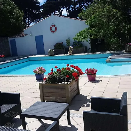 Maison De 6 Pers Avec Piscine A - Fr-1-224b-240 Holiday home