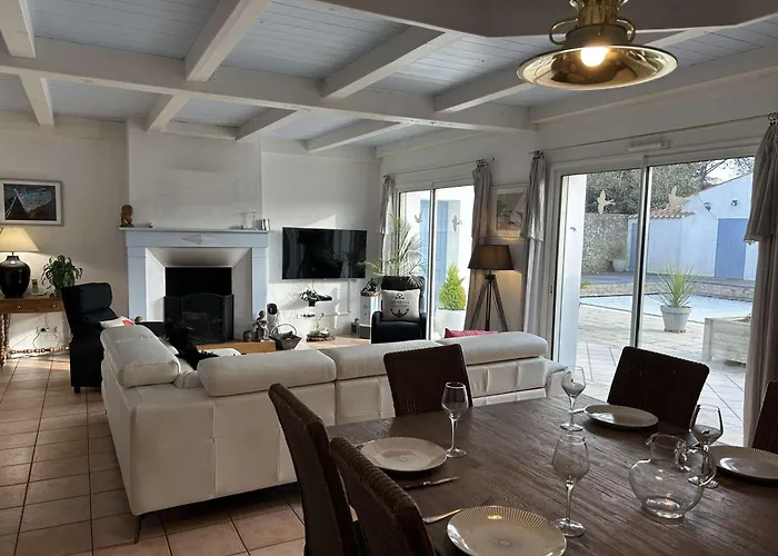 Hébergement de vacances Maison De 6 Pers Avec Piscine à - Fr-1-224b-240 *